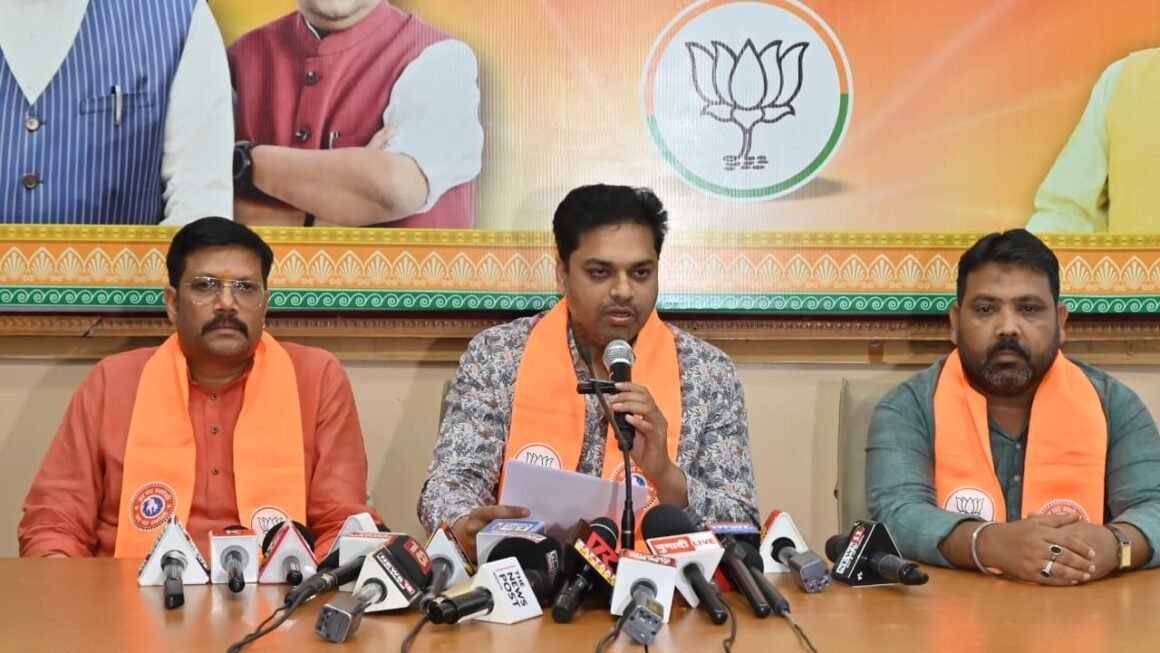 महागठबंधन सरकार बालू से तेल निकालने का काम कर रही है: अमित मंडल